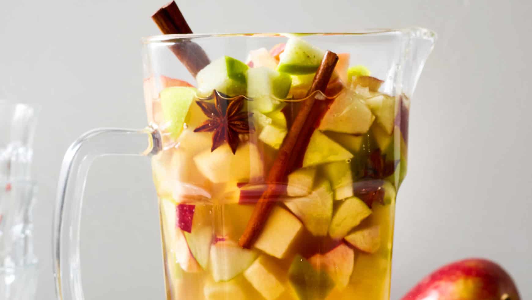 The 7-ingredient apple cider sangria I